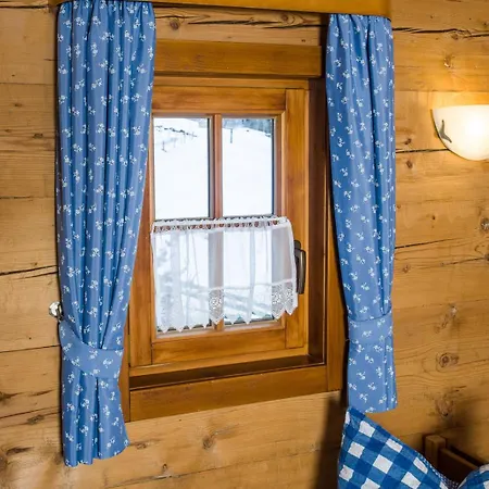 Selbstversorgerhuette N 15 Kleinwalsertal Hirschegg (Vorarlberg)